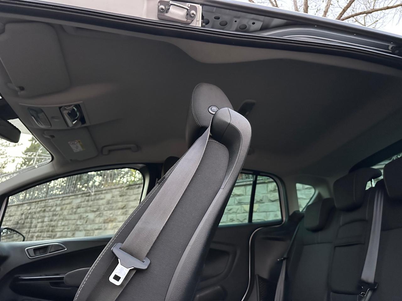 Ford B-Max 1.4 90 CV GPL Titanium Neopatentati