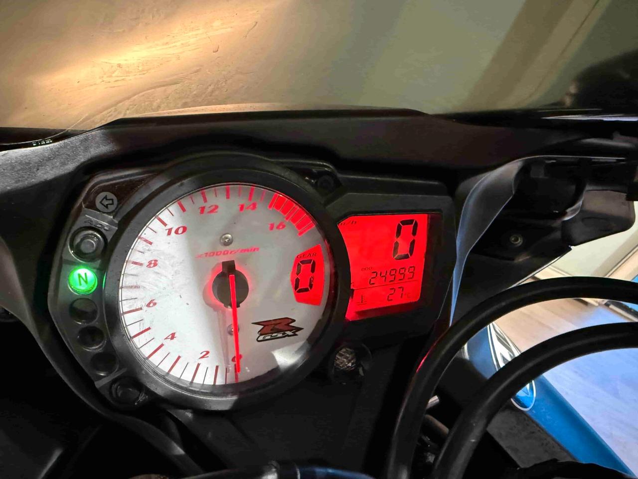 Suzuki GSX R 750