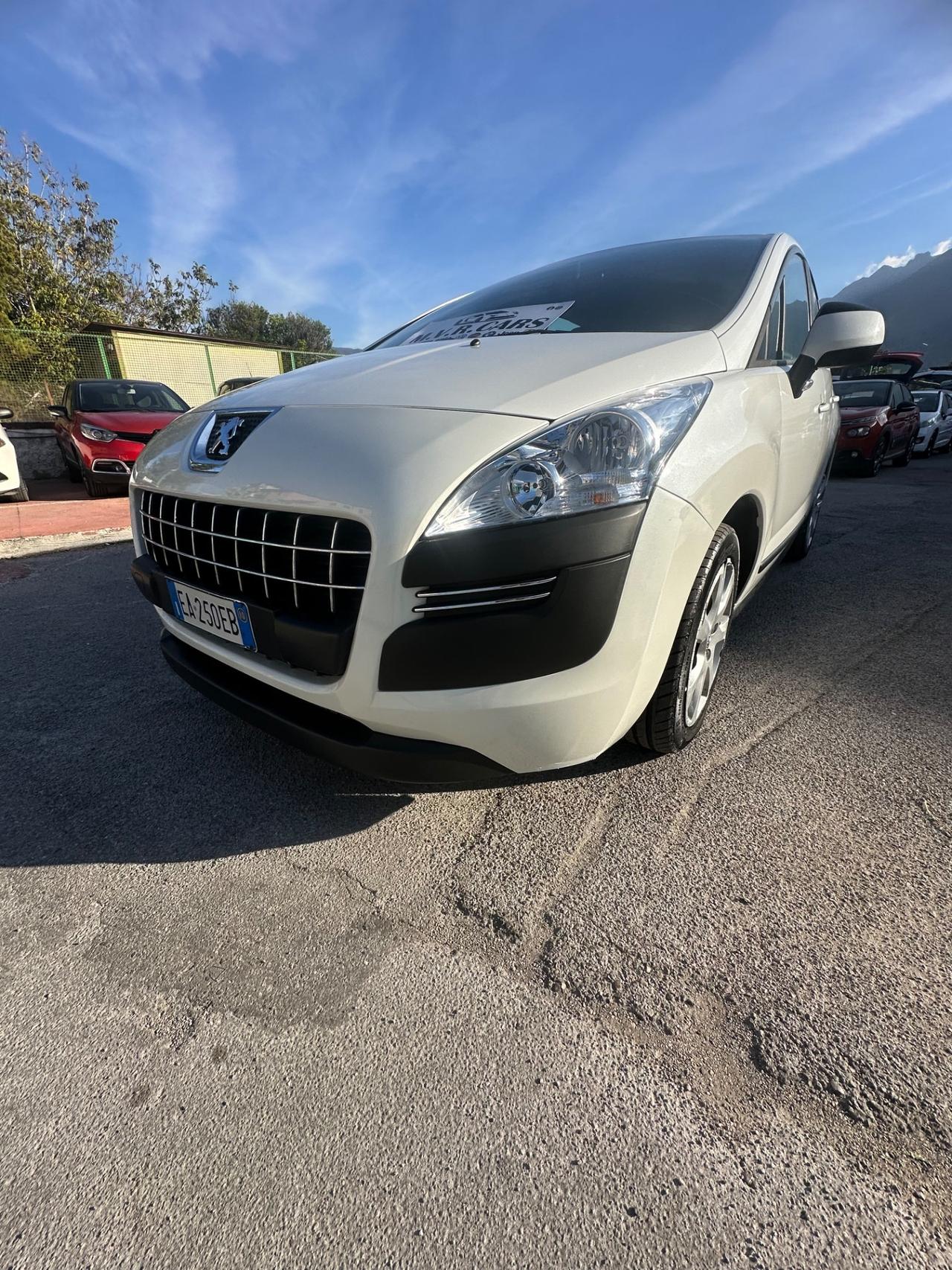 Peugeot 3008 1.6 HDi 110CV cambio robotizzato Business