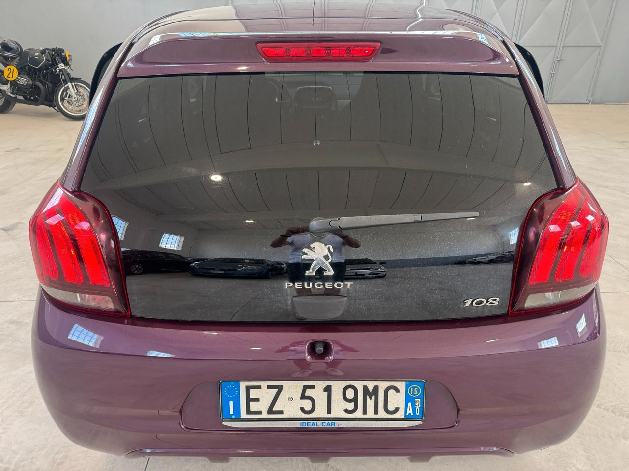 Peugeot 108 PureTech 82 5 porte Allure
