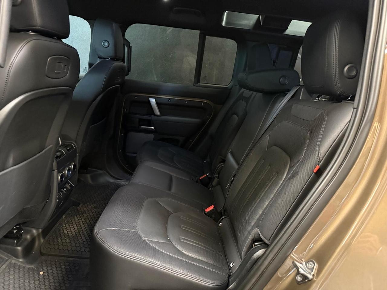 Land Rover Defender 110 3.0D Autocarro X-Dynamic SE