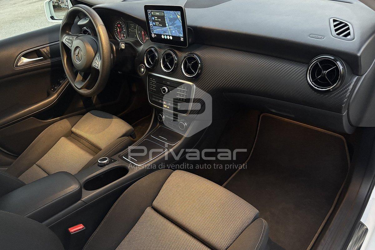 MERCEDES GLA 200 d Automatic Business