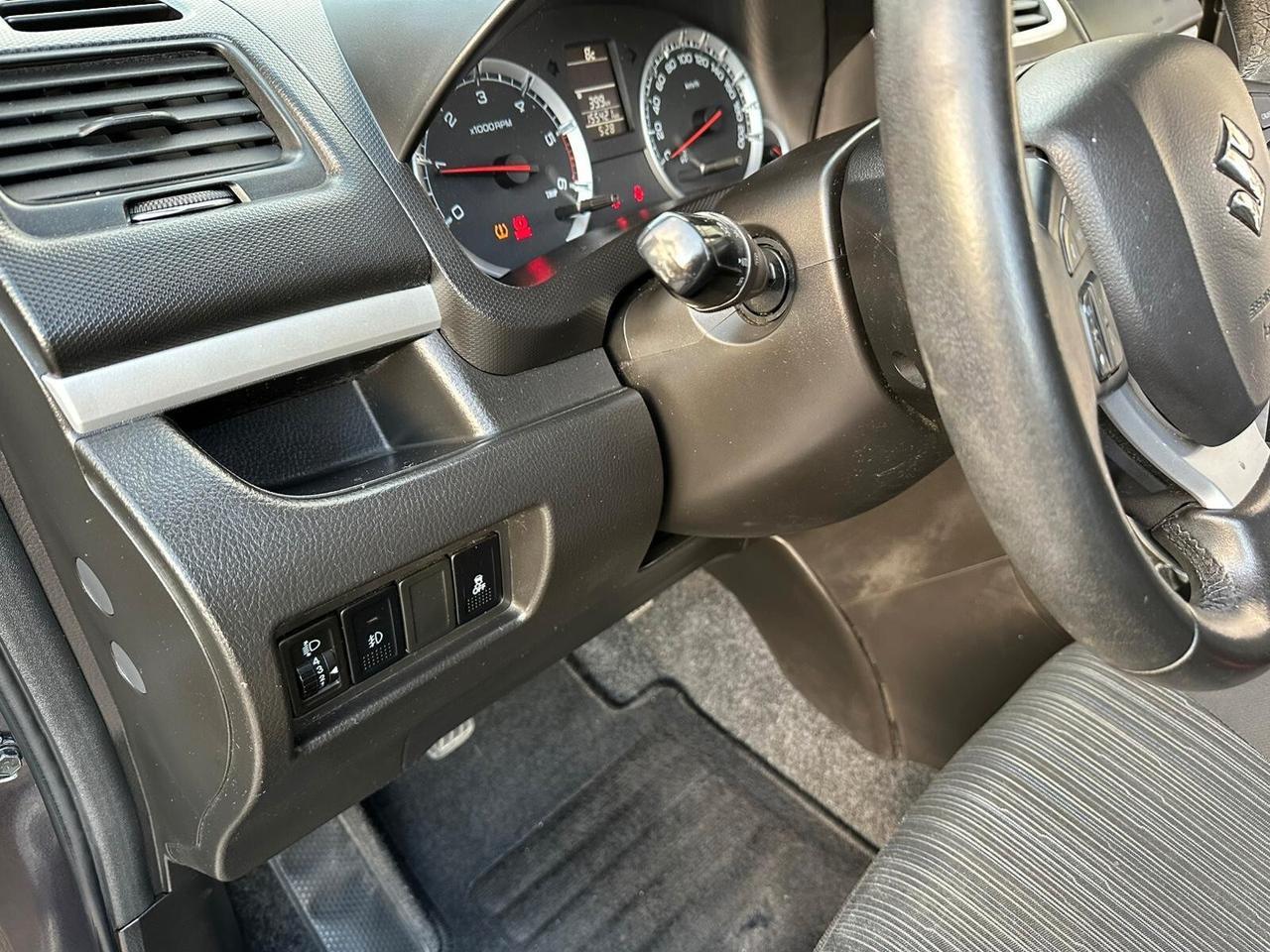 Suzuki Swift 1.3 DDiS 5 porte B-Top Bi-Color