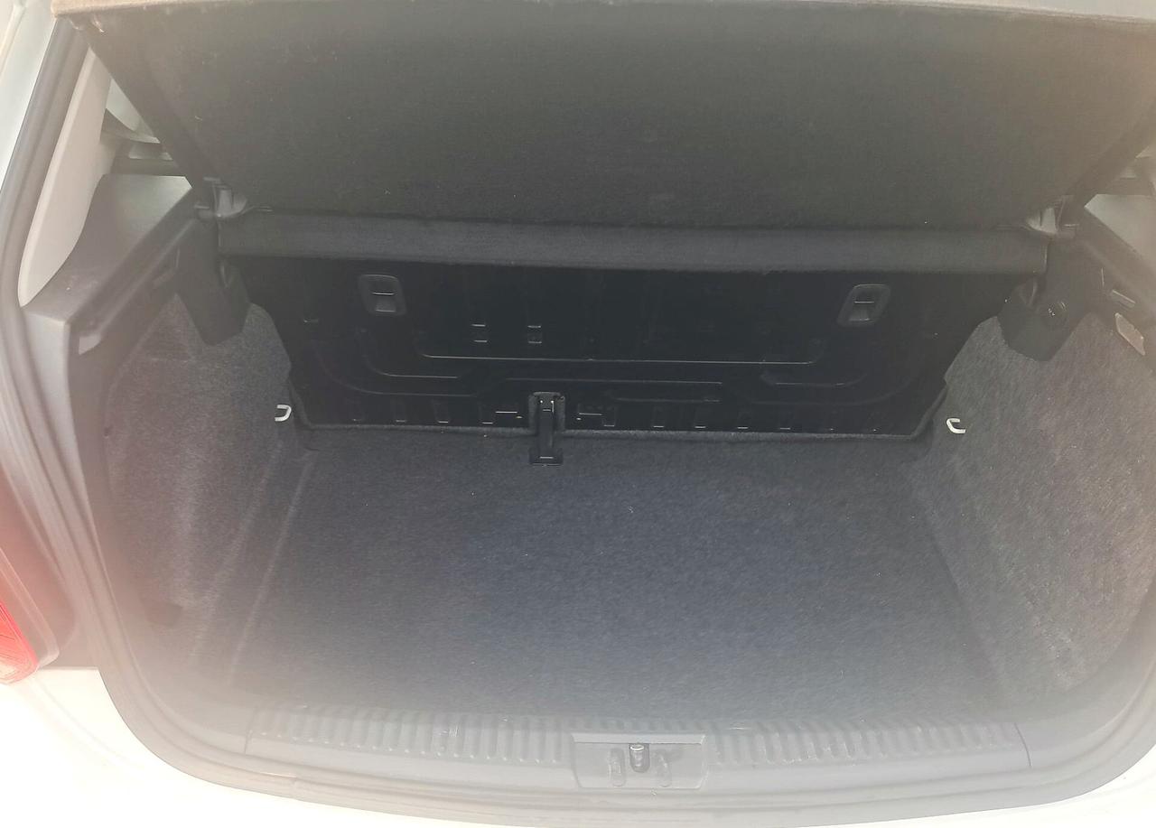 Volkswagen Polo 1.6 75CV – Comfortline (Ideale per neopatentati)