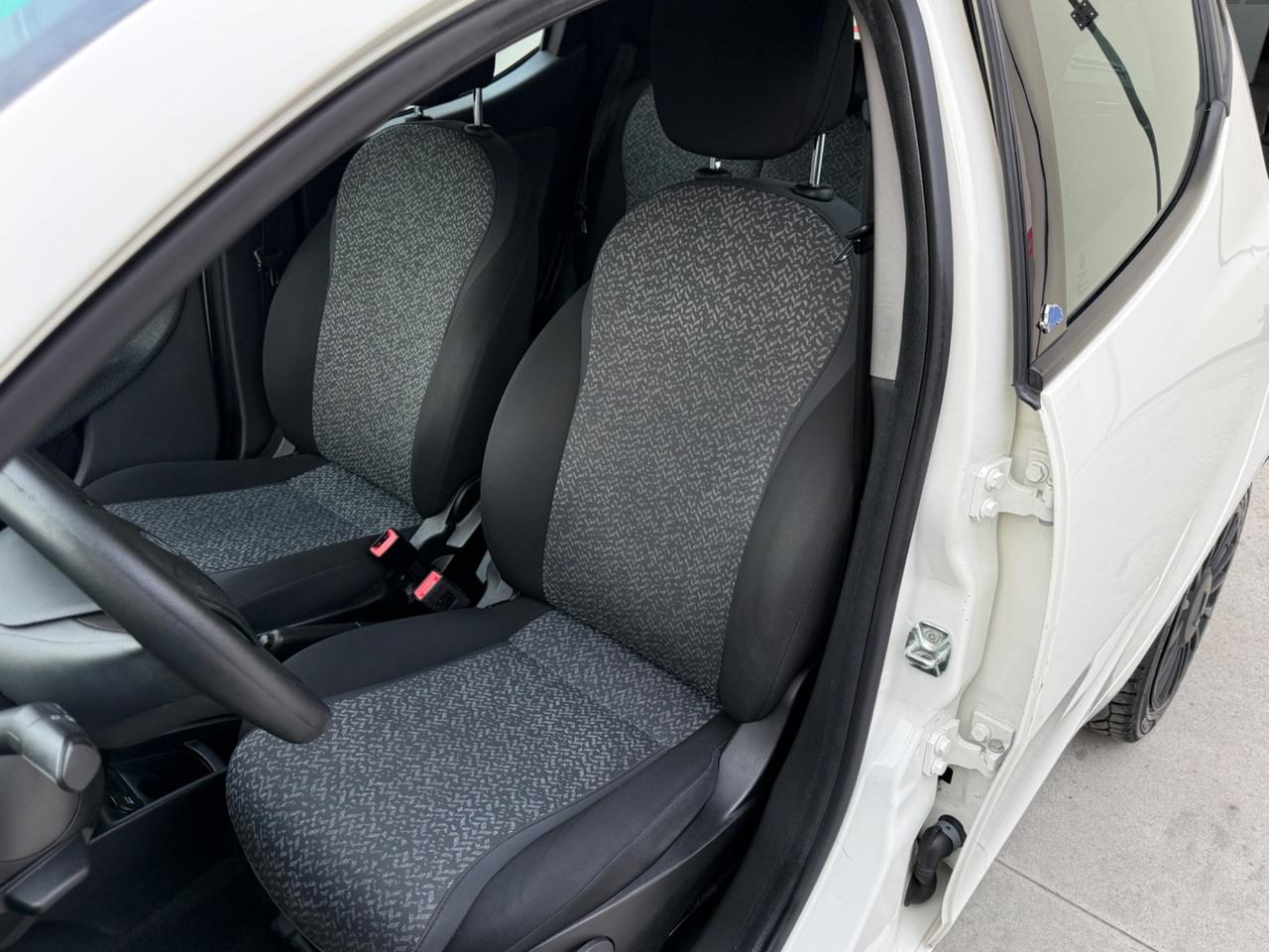 Lancia Ypsilon 1.2 69 CV 5 porte GPL Ecochic Monogram