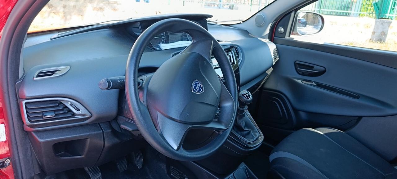 Lancia Ypsilon 1.2 5 porte Gold NEOPATENTATI