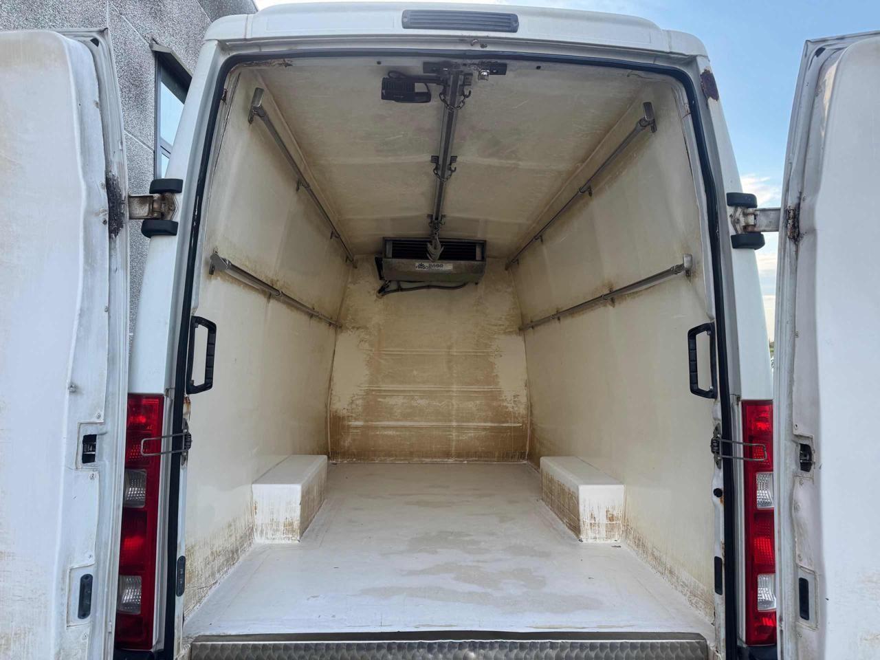 Iveco Daily 35 2.3 ISOTERMICO+FRIGO FNAX ATP+GANCIERE CARNI-