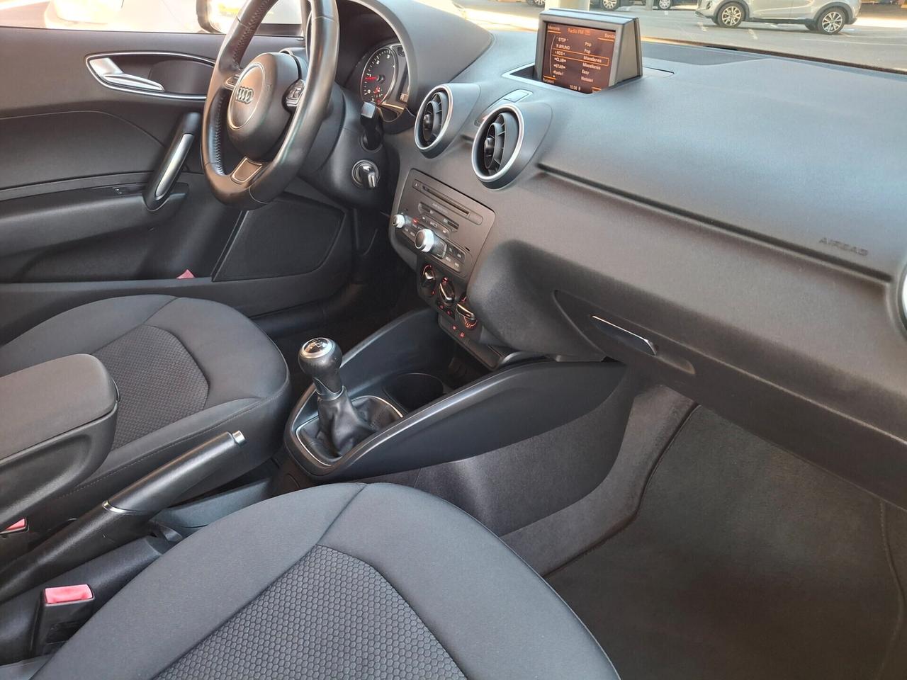 Audi A1 1.6 TDI Attraction-DIESEL-