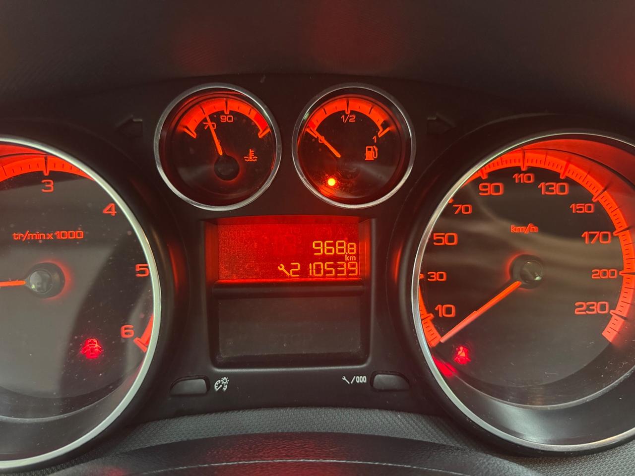 Peugeot 308 1.6 HDi 93CV SW ADATTA NEOPATENTATI