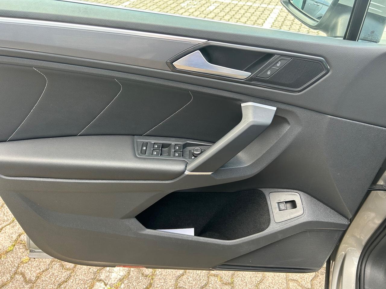 Volkswagen Tiguan 2.0 bitdi R-Line 4motion 240cv dsg TETTO - HUD