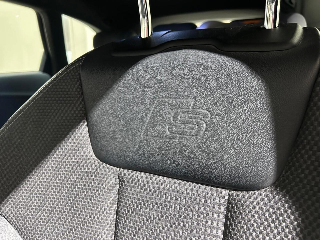Audi A4 Avant 2.0 TDI 122 CV S tronic S line edition