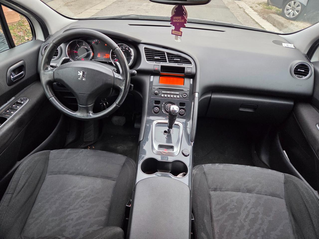 Peugeot 3008 1.6 HDi 110CV cambio robotizzato Tecno