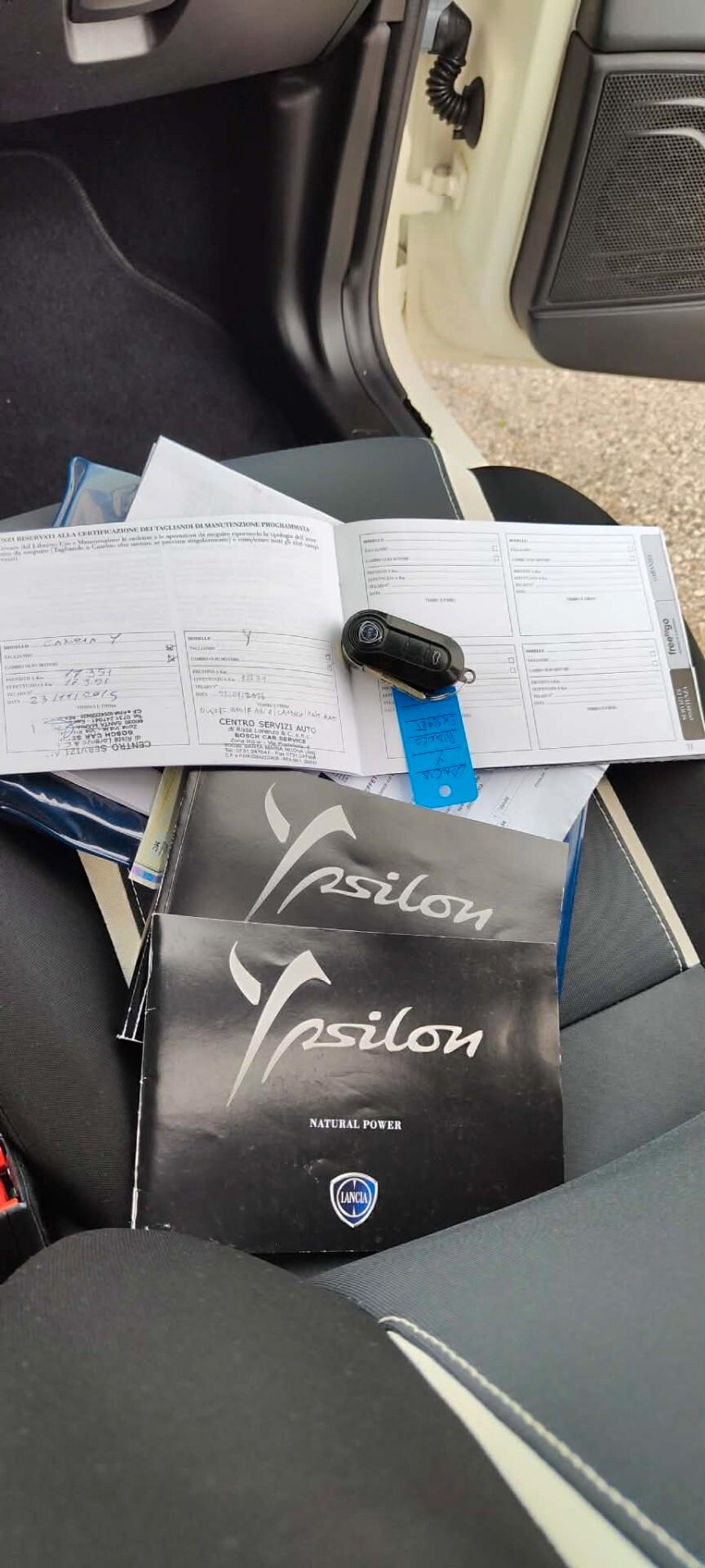 Lancia Ypsilon 0.9 TwinAir 85 CV 5 porte Metano Ecochic Elefantino