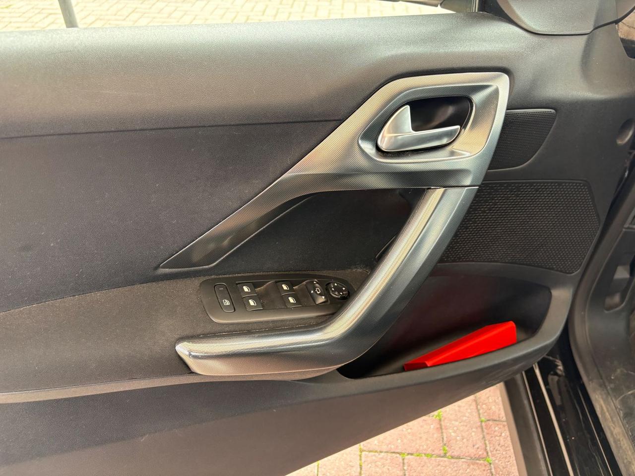 Peugeot 2008 Allure 1.6 Blue HDI 120 DISTRIB #9753