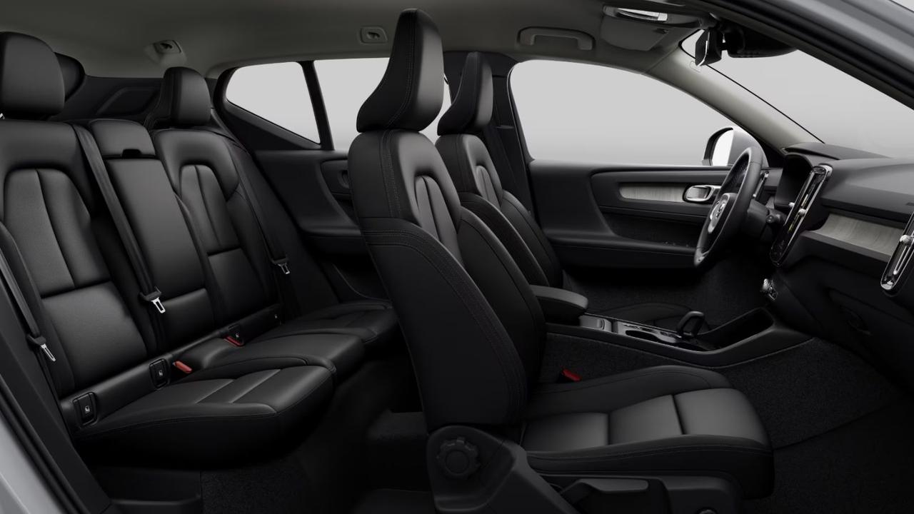 VOLVO Xc40 B3 Mild Hybrid Automatico Ultra Dark N-1