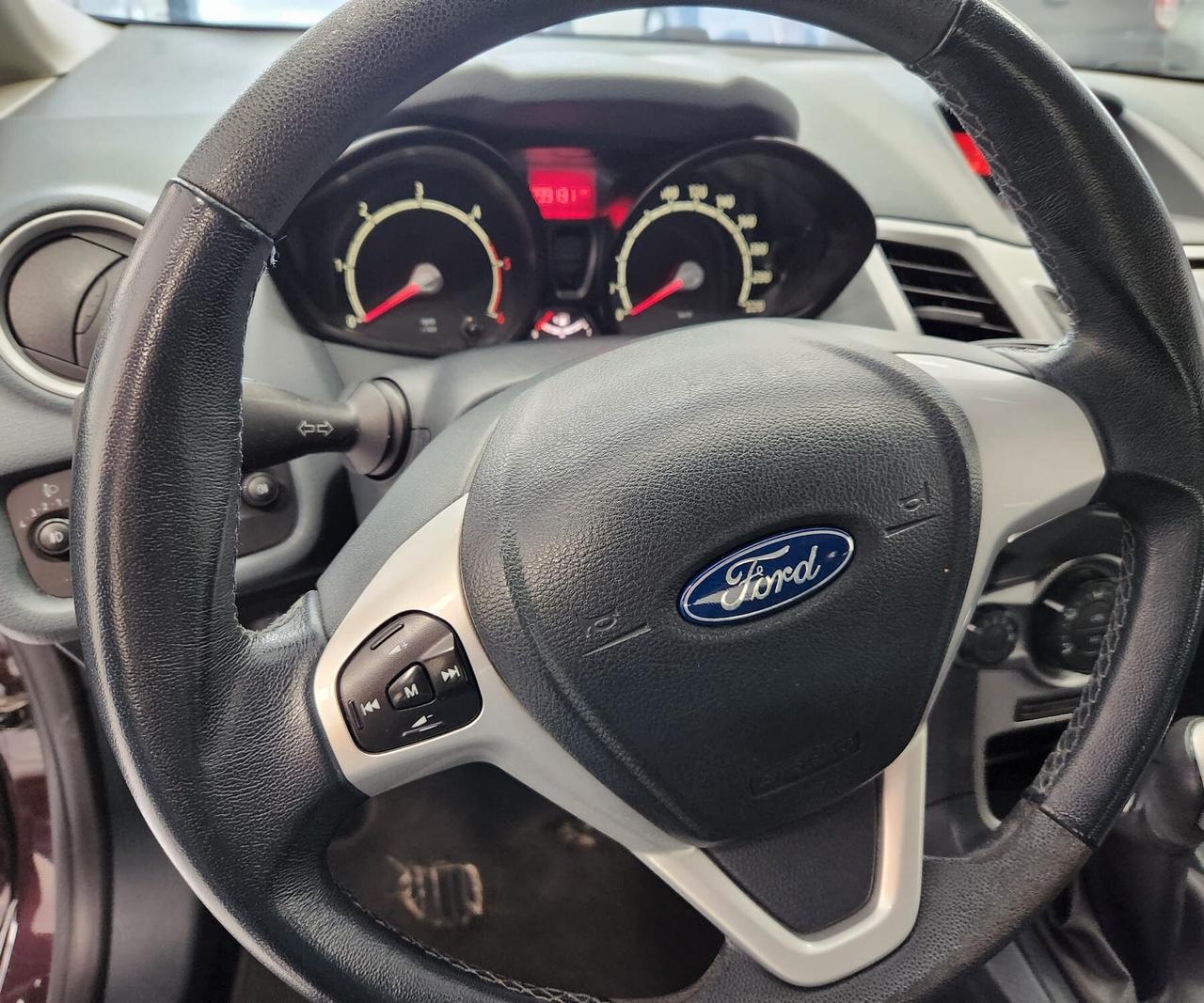 Ford Fiesta 1.4 TDCi 68CV 5 porte Titanium