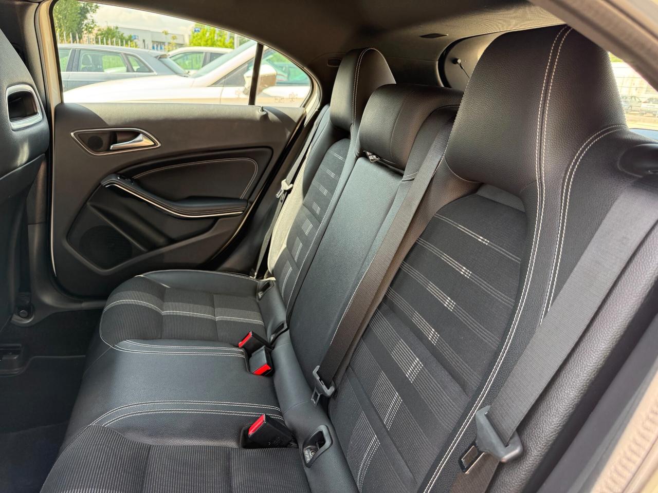 Mercedes-benz A 180 d Premium