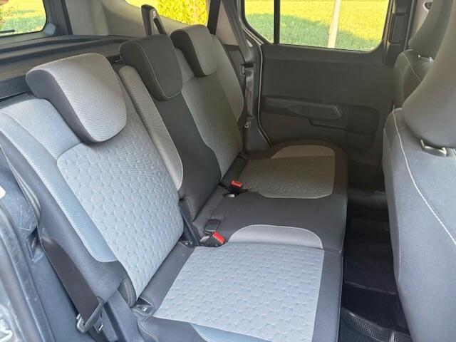 Ford Tourneo Courier 1.0 EcoBoost Active