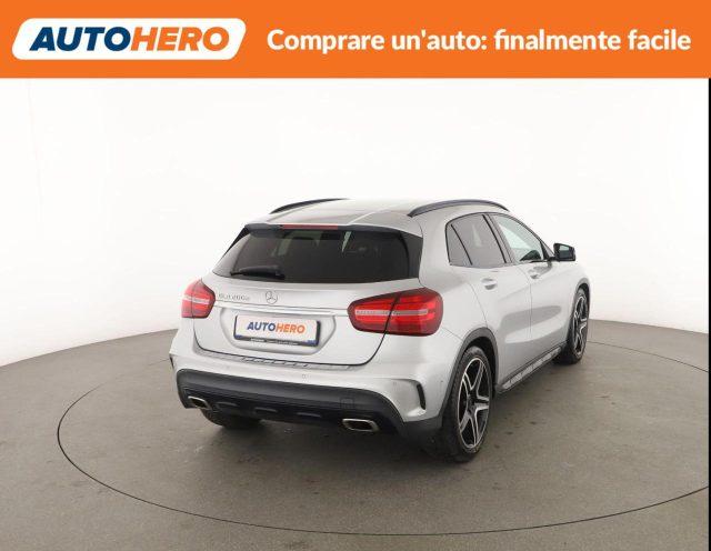 MERCEDES-BENZ GLA 200 d Automatic Premium
