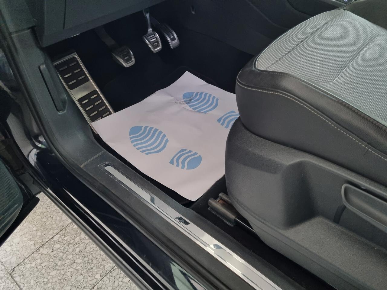 Volkswagen Tiguan 1.6 TDI R-Line, Black Pack, Full led