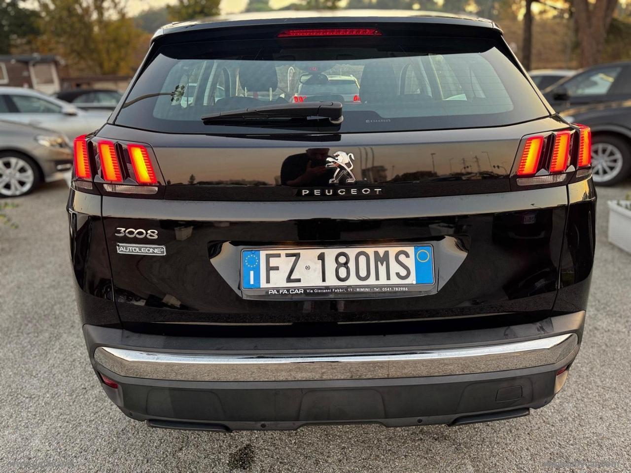 PEUGEOT 3008 BlueHDi 130 S&S Crossway