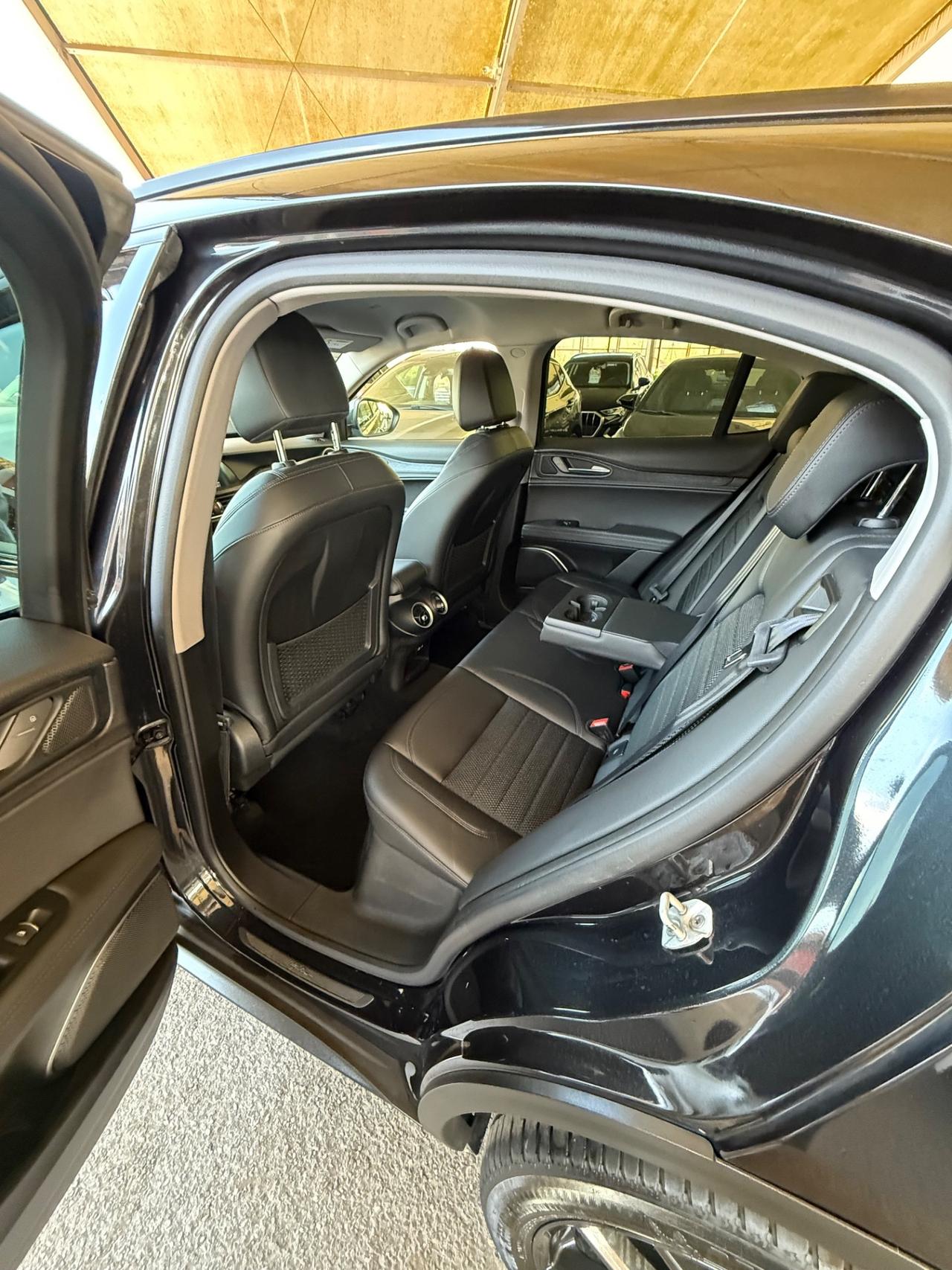 Stelvio 2.2 Turbodiesel 210 CV AT8 Q4 Veloce-B-tech-unipro