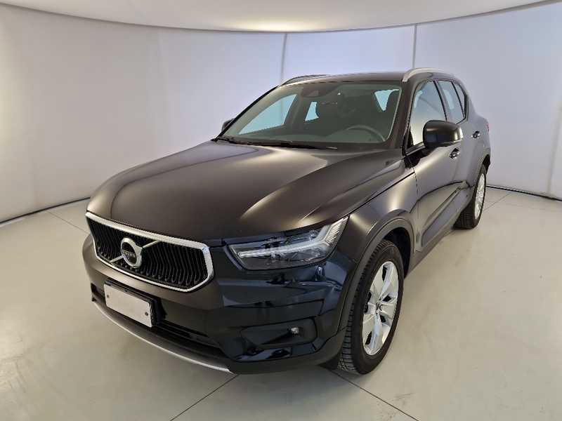 VOLVO XC40 D3 AWD Momentum Pro