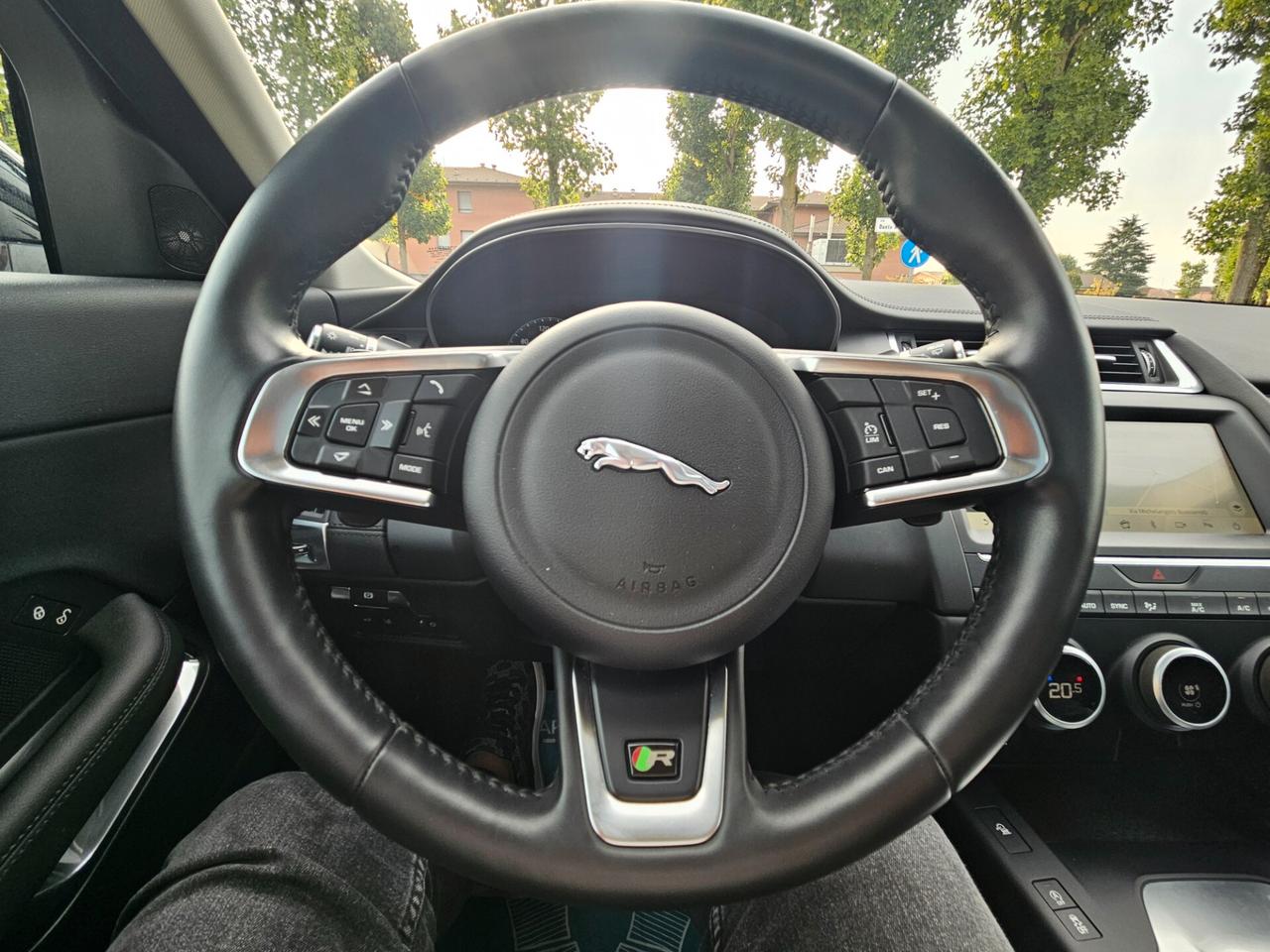 Jaguar E-Pace 2.0 249 CV AWD aut. R-Dynamic S 13 Mila km