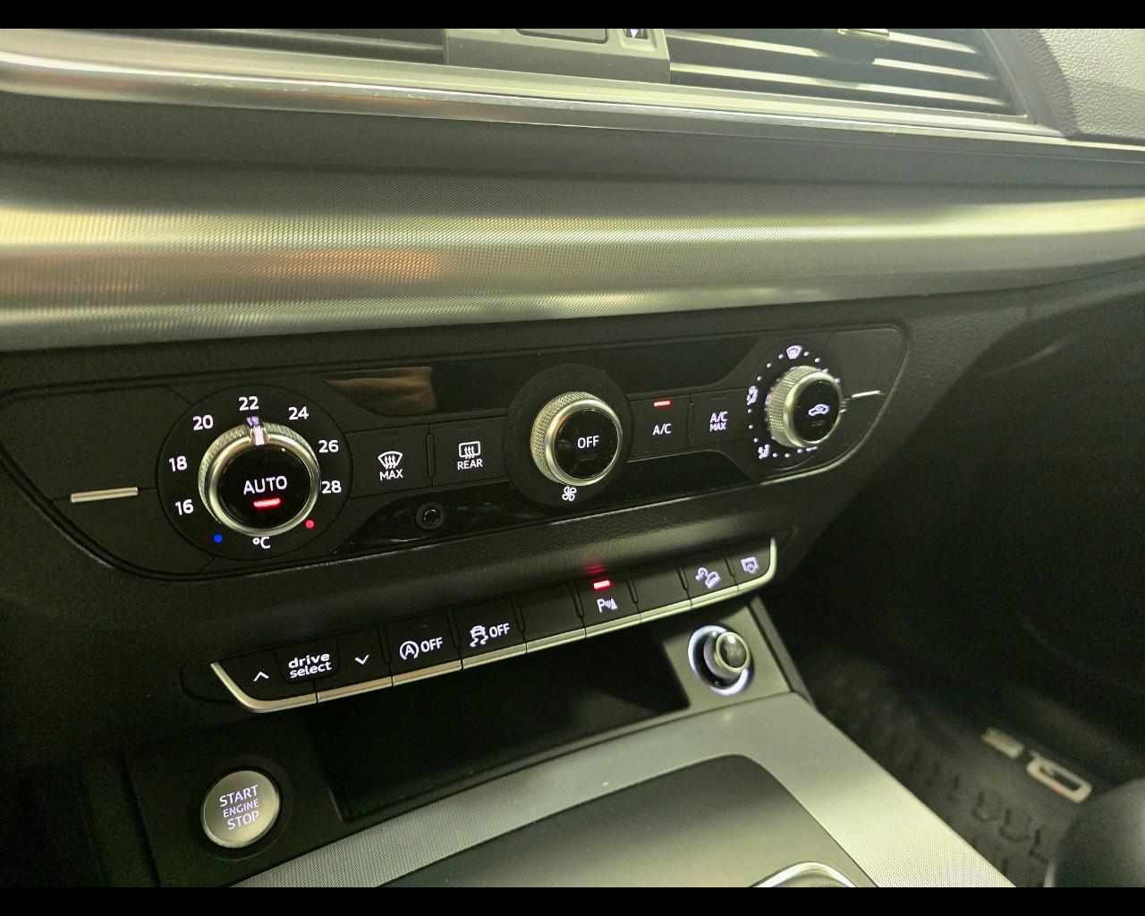 AUDI Q5 2.0 TDI SPORT