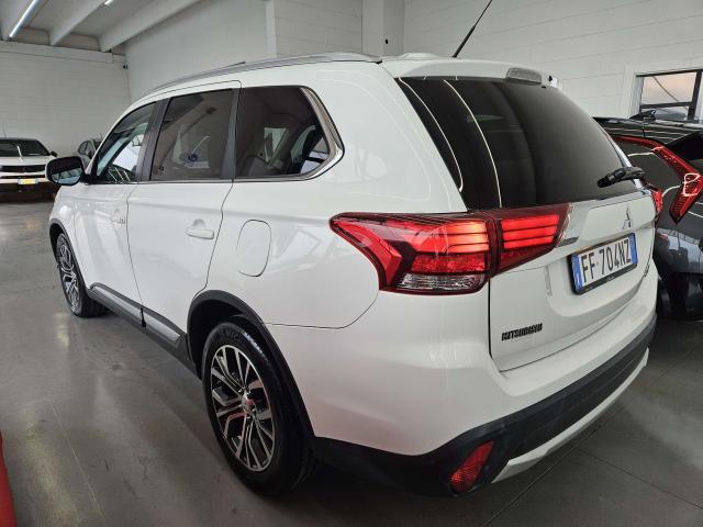 Mitsubishi Outlander Outlander III 2016 2.2 Instyle Plus Navi awd 7P