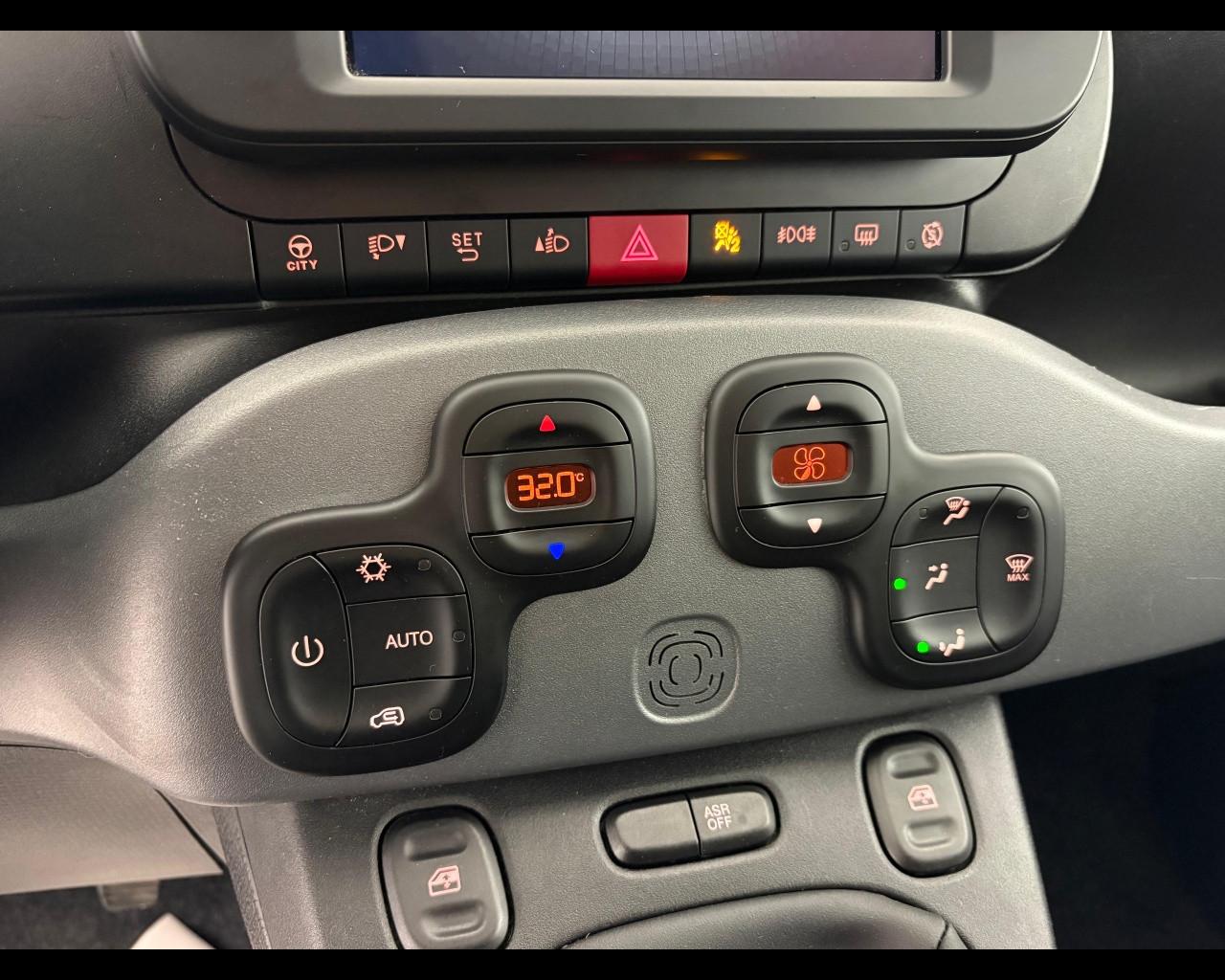 FIAT Panda 1.0 firefly hybrid City Cross s&s 70cv 5p.ti