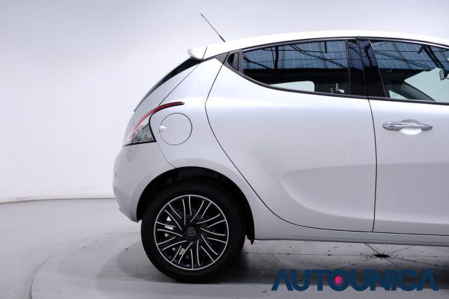 LANCIA Ypsilon 1.2 69 CV 5 PORTE S&S ELEFANTINO BLU NEOPATENTATI