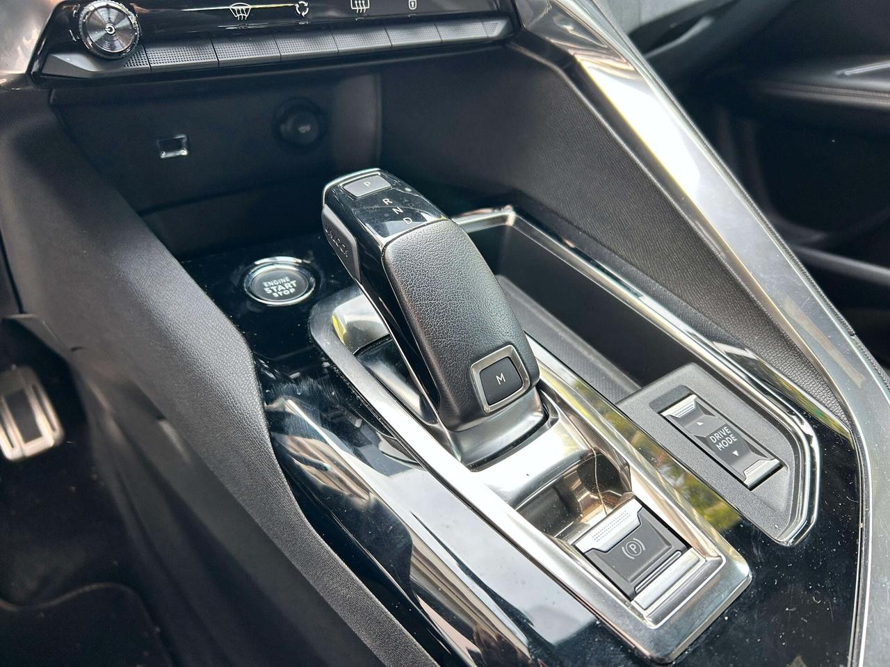 Peugeot 3008 1.5 HDi 130 EAT8 - 2022 Incidentata