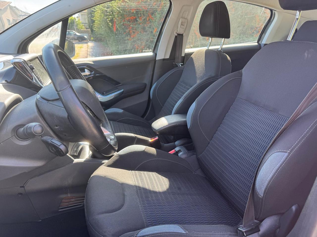 PEUGEOT 208 1.4 HDi 68 CV 5 Porte Allure – NAVIGATORE – 121.000 KM