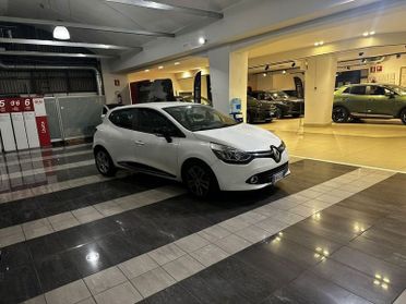 Renault Clio Clio 5p 1.2 Live 75cv