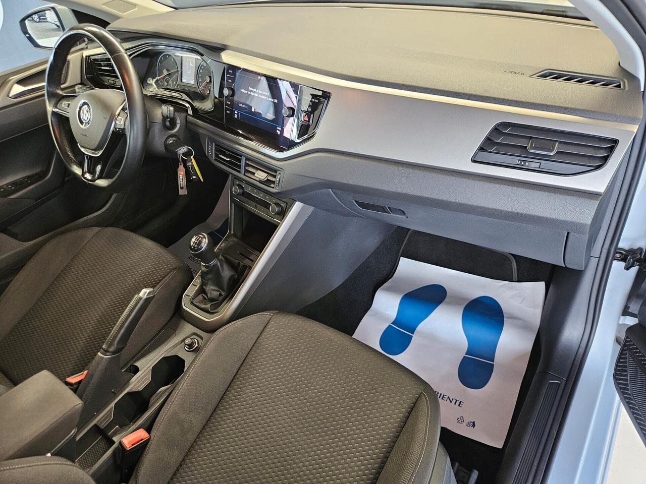 Volkswagen Polo VI 2017 5p 1.0 tgi Trendline 90cv R-Line