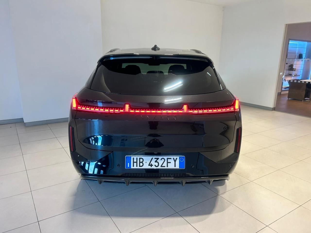 Lynk&co 08 PHEV More