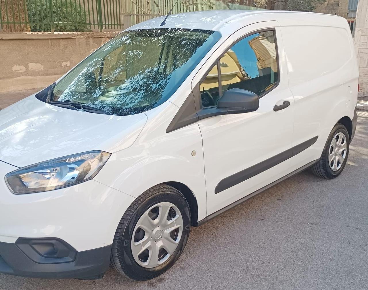 Ford Transit Courier Transit Courier 1.5 TDCi 75CV Van Titanium