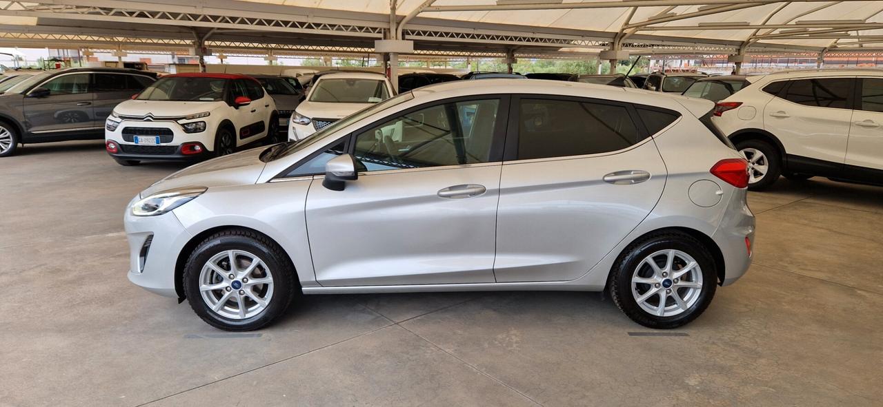 Ford Fiesta 1.1 75cv GPL Titanium ** Navi - Led - Park Assist **