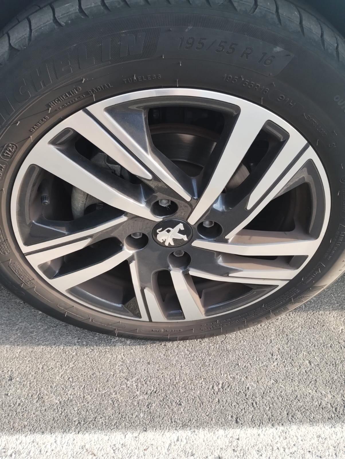 Peugeot 208 PureTech 75 Stop&Start 5 porte Active