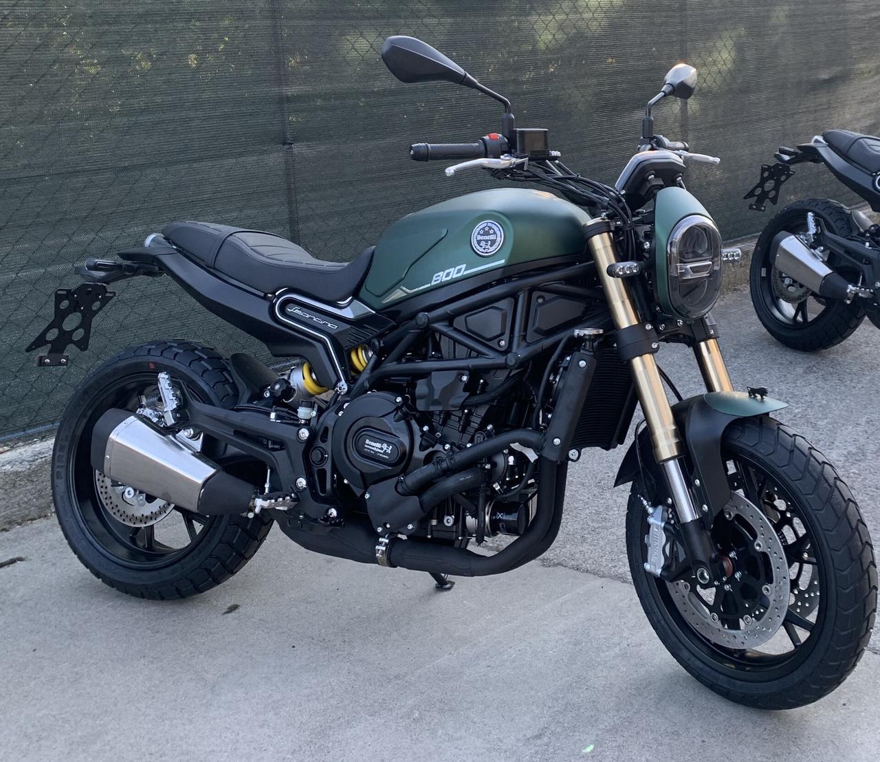 Benelli Leoncino 800