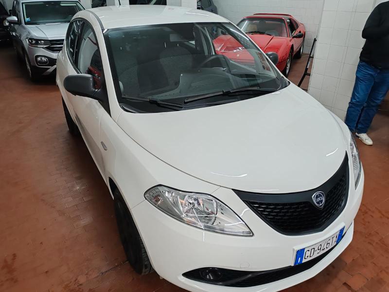 Lancia Ypsilon 5 Porte Ypsilon 1.0 hybrid Silver s&s 70cv