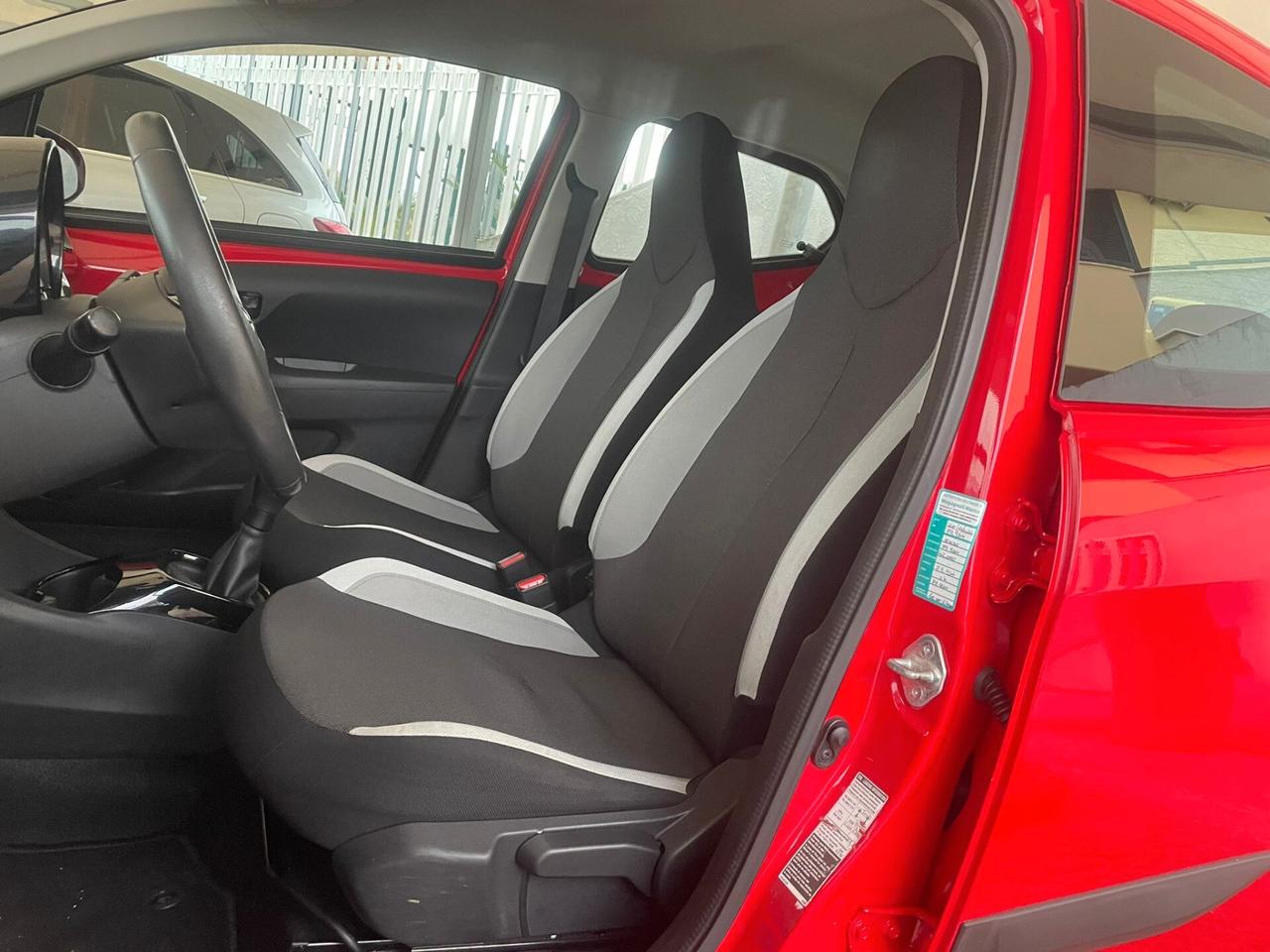 Toyota Aygo 1.0 VVT-i 69 CV 5 porte x-cite