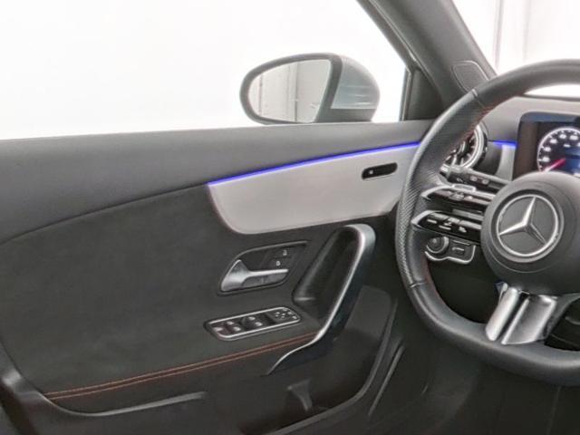 MERCEDES-BENZ A 180 AMG Line Advanced Plus