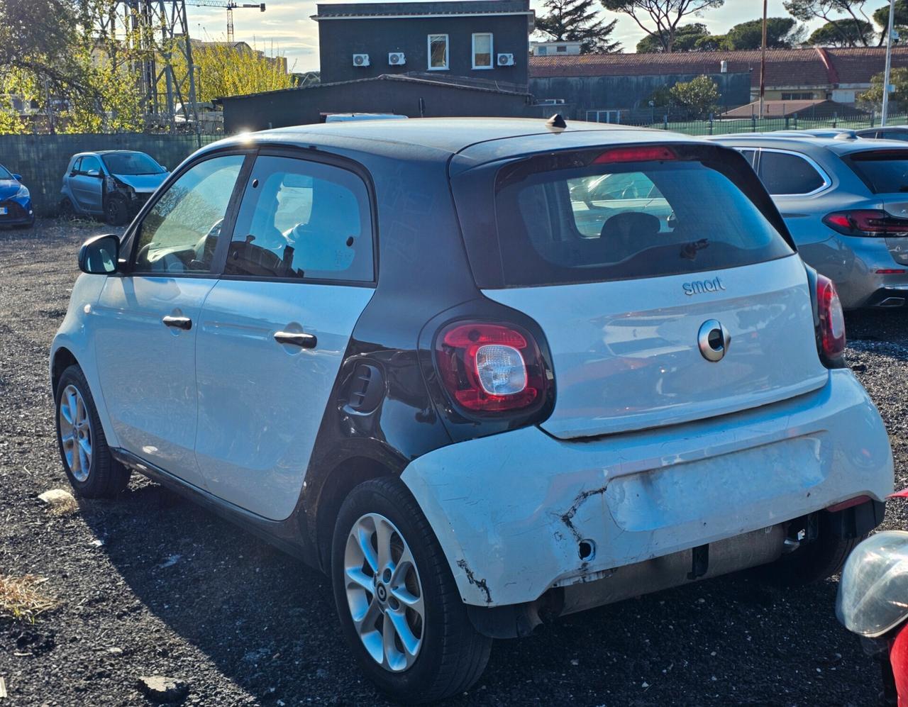 SINISTRATO Smart ForFour 70 1.0 Passion