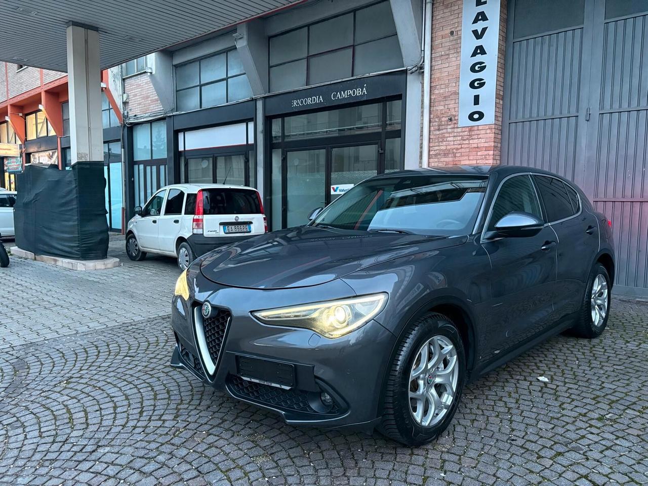 Alfa Romeo Stelvio 2.2 Turbodiesel 180 CV AT8 RWD Executive