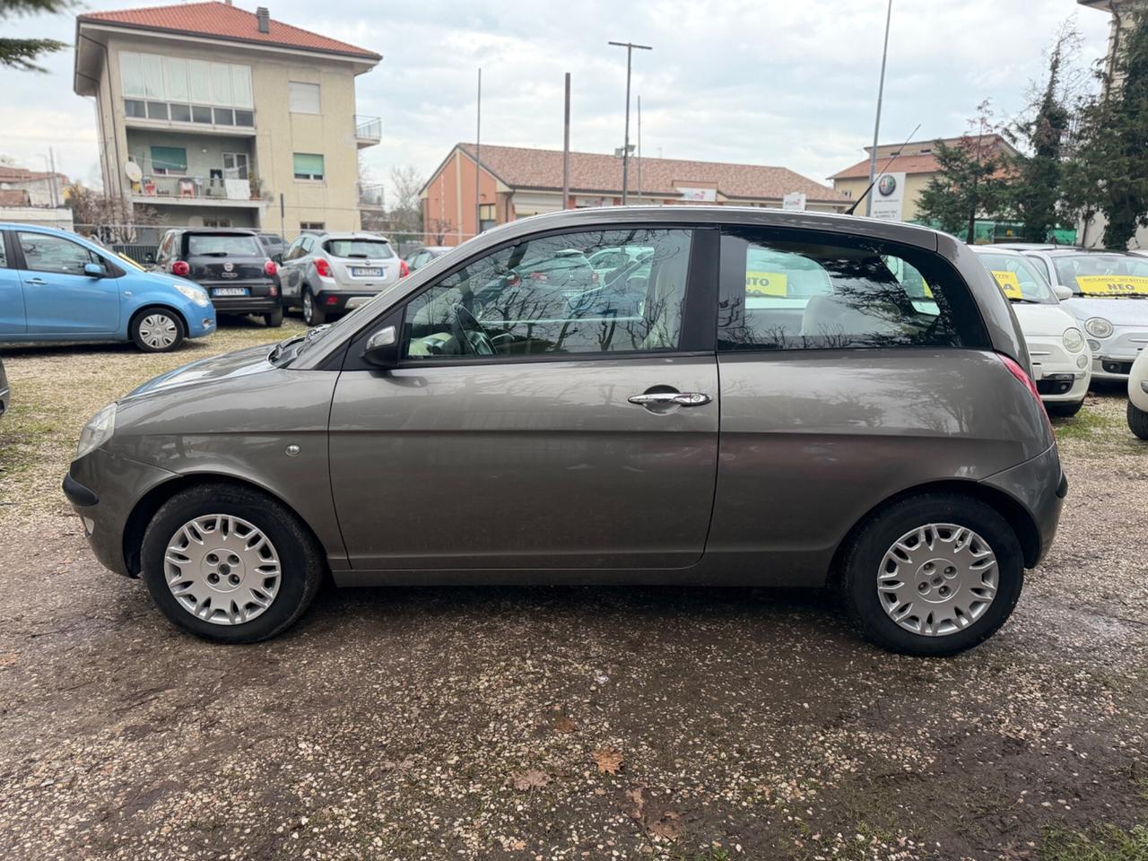 Lancia Ypsilon 1.2 16V Argento