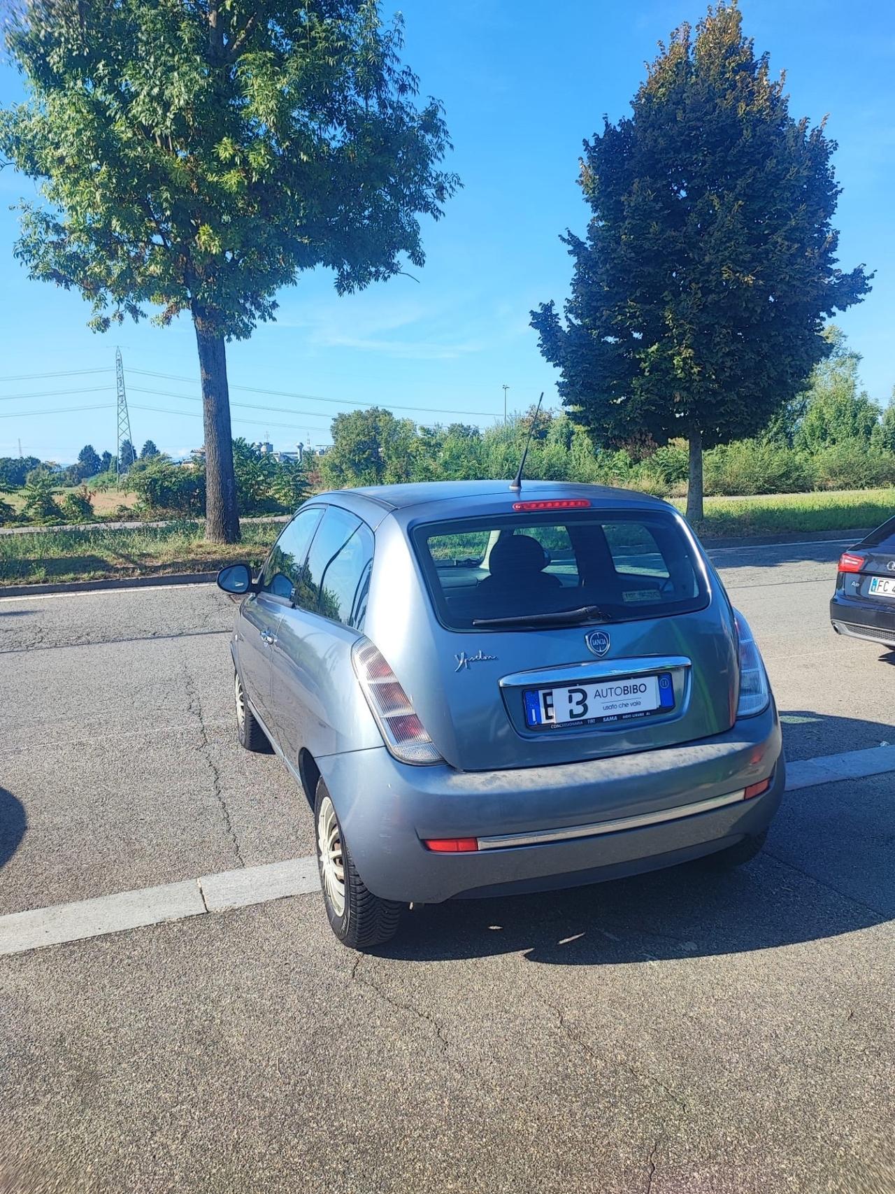 Lancia Ypsilon 1.2 69 CV Unyca