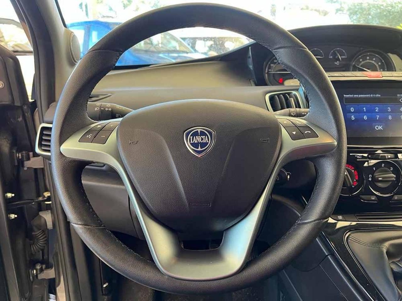 LANCIA Ypsilon III 2021 - Ypsilon 1.0 firefly hybrid Gold Plus s&s 70cv 5p.ti