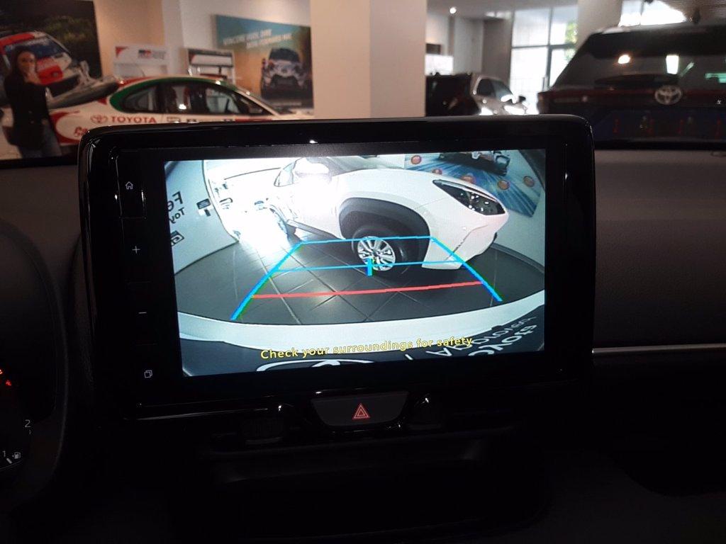 TOYOTA Yaris 1.5h active del 2025